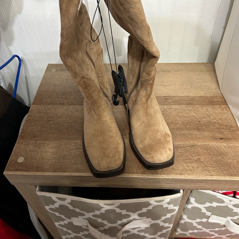 No Boundaries Tan Suede Western Boots - Picture 4 of 4